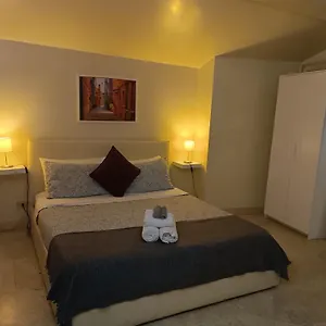 Navona Private Guest house